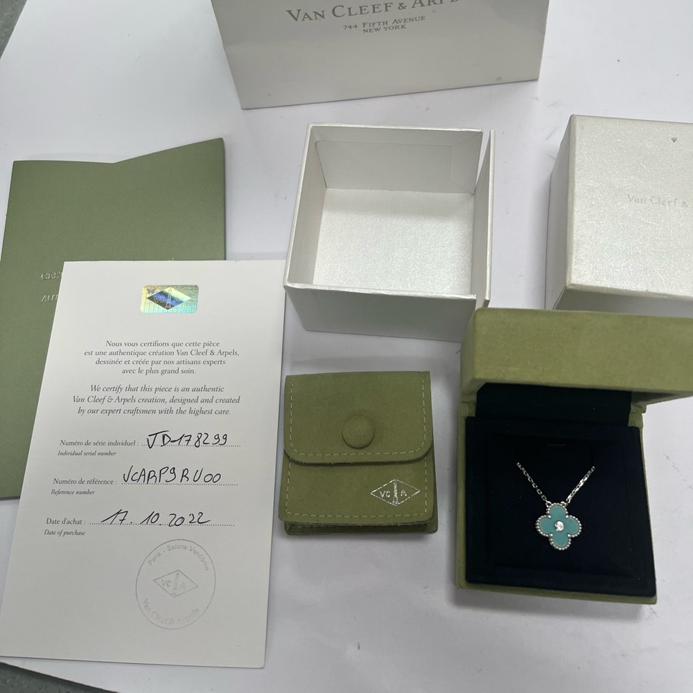 Van Cleef & Arpels VCA 2022 Holiday Pendant Alhambra 18K Gold Limited Edition